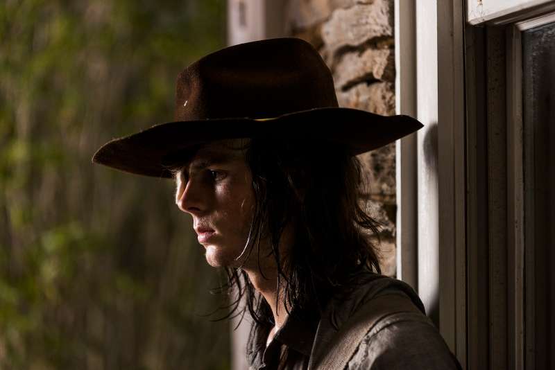 Illustration for article titled Rick Loses More Than the Battle on The Walking Dead's Midseason Finale